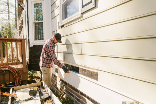 Trusted Storm Damage Siding Repair service in Hamilton, IL - Creative Siding